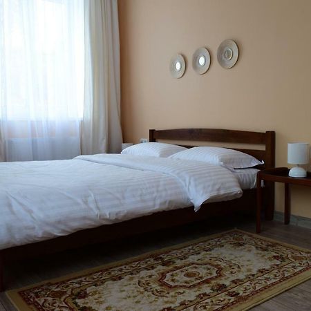 Central Comfortable One-Bedroom Apartment Chişinǎu Buitenkant foto
