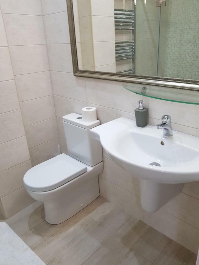 Central Comfortable One-Bedroom Apartment Chişinǎu Buitenkant foto
